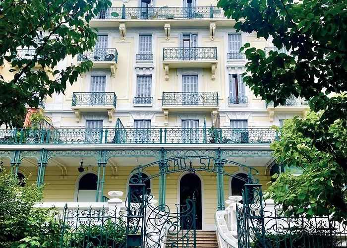 Appartement Small In An Old Palace In Aix-les-Bains