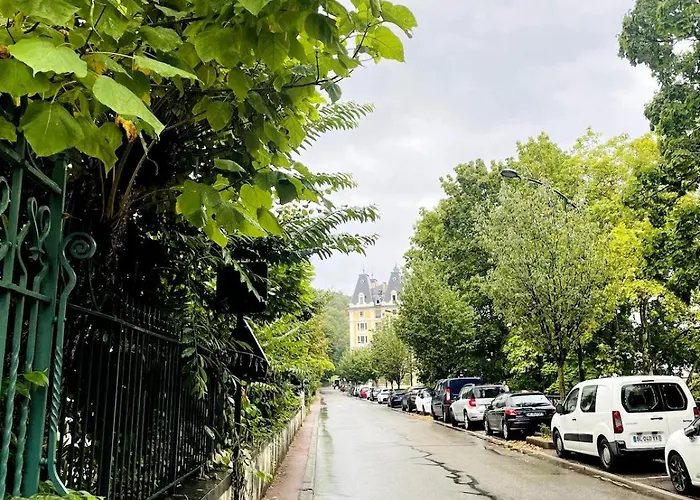 Small In An Old Palace In 아파트 *