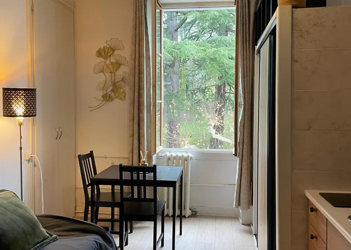 Appartement Small In An Old Palace In *